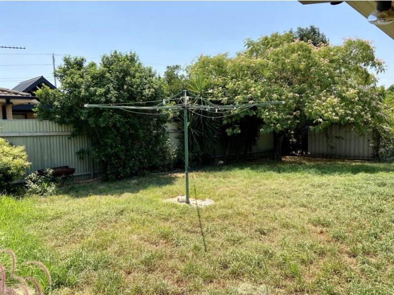 71 Dalman Parkway, Glenfield Park NSW 2650