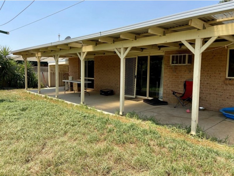 71 Dalman Parkway, Glenfield Park NSW 2650