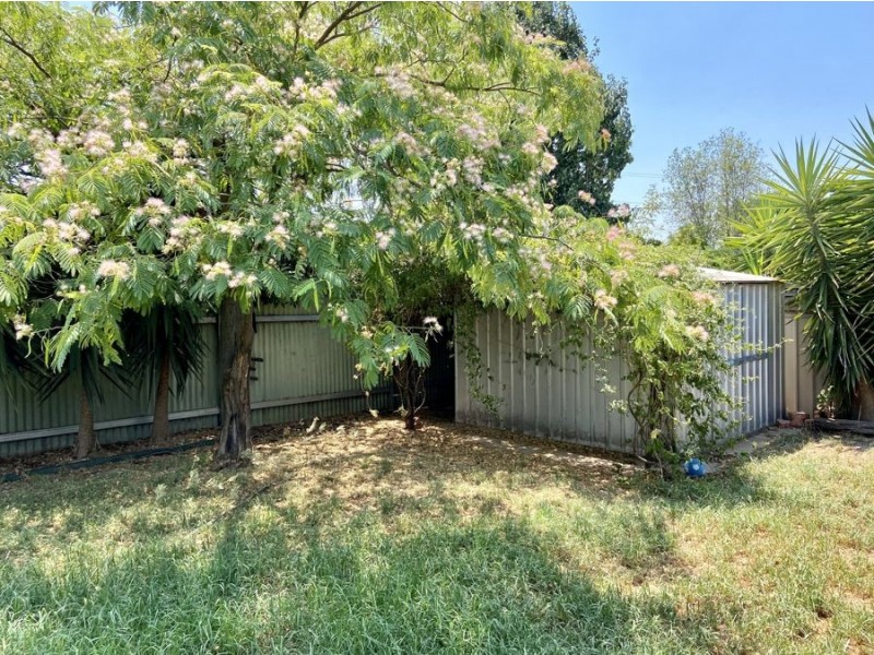 71 Dalman Parkway, Glenfield Park NSW 2650