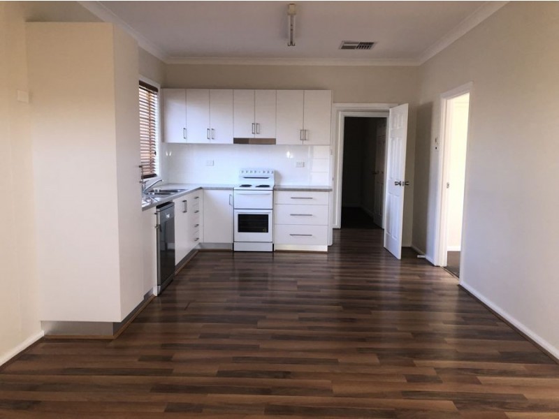 12 Sullivan Avenue, Wagga Wagga NSW 2650