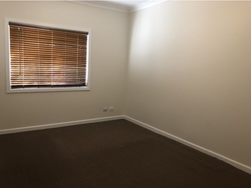 12 Sullivan Avenue, Wagga Wagga NSW 2650