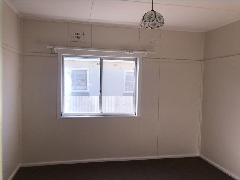 12 Sullivan Avenue, Wagga Wagga NSW 2650