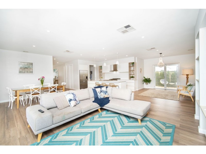 3 Morris Crescent, Gobbagombalin NSW 2650