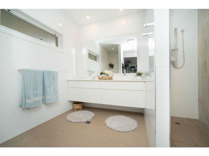 3 Morris Crescent, Gobbagombalin NSW 2650