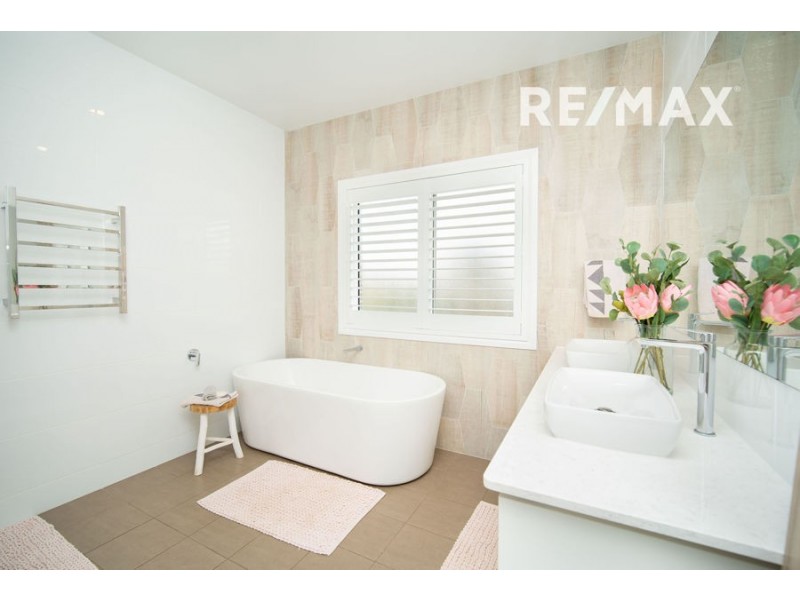 3 Morris Crescent, Gobbagombalin NSW 2650