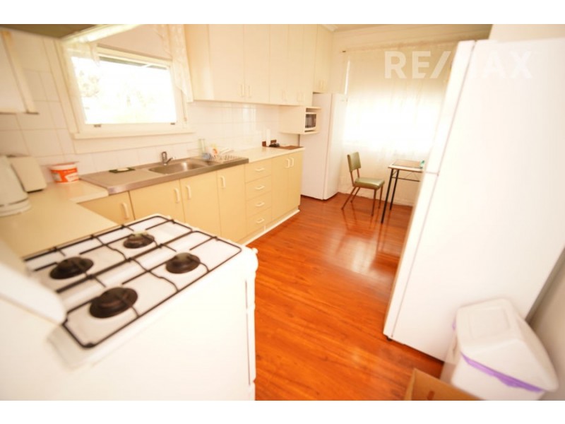 35 Chifley Crescent, Kooringal NSW 2650