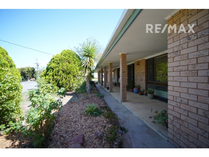 76 Balmoral Crescent, Lake Albert NSW 2650