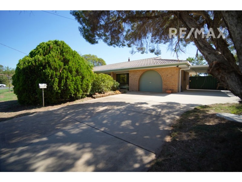 76 Balmoral Crescent, Lake Albert NSW 2650