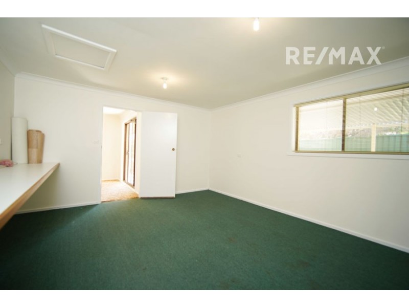 76 Balmoral Crescent, Lake Albert NSW 2650