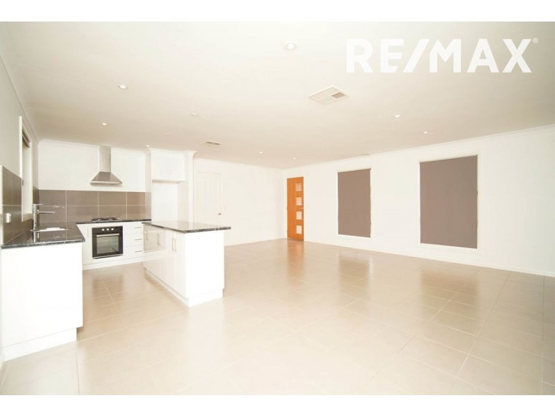 2/24 Hazelwood Drive, Forest Hill NSW 2651