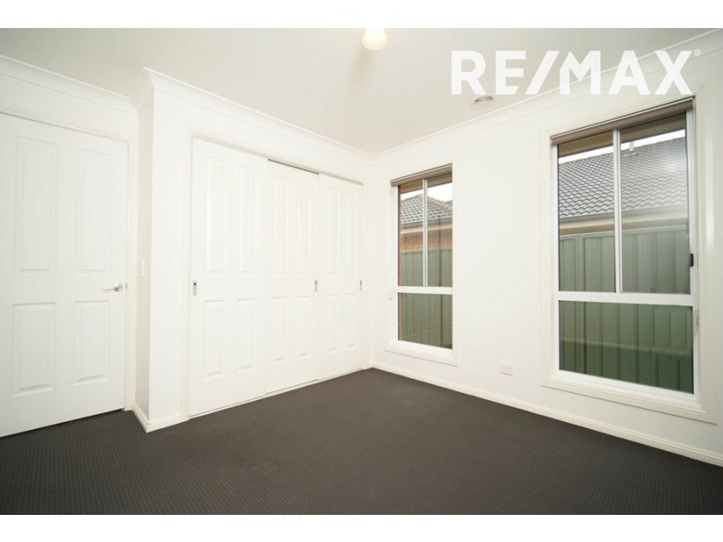 2/24 Hazelwood Drive, Forest Hill NSW 2651