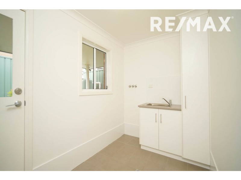 2/24 Hazelwood Drive, Forest Hill NSW 2651