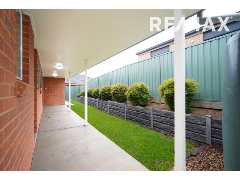 2/24 Hazelwood Drive, Forest Hill NSW 2651