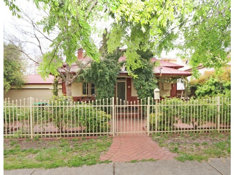 77 Simmons Street, Wagga Wagga NSW 2650