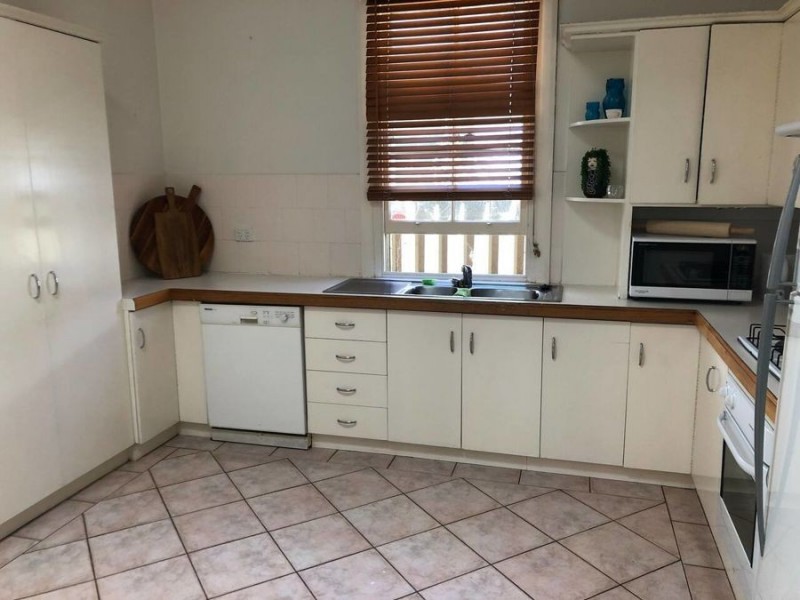 77 Simmons Street, Wagga Wagga NSW 2650