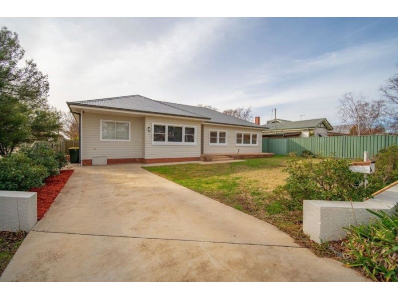 19 Lindsay Street, Wagga Wagga NSW 2650