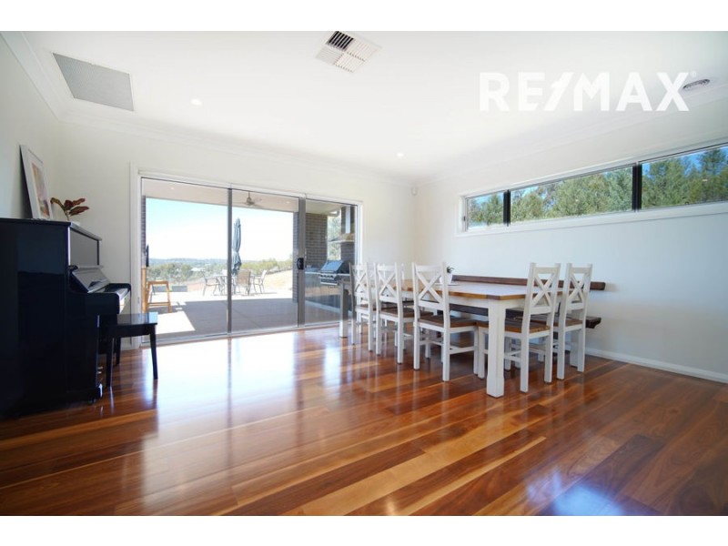 89 Riverview Drive, Moorong NSW 2650