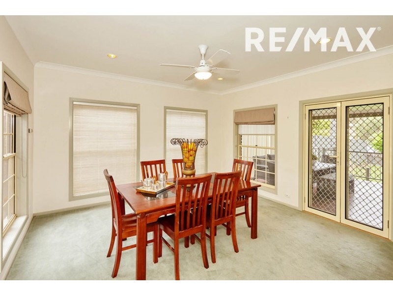 7 Allambie Way, Mount Austin NSW 2650