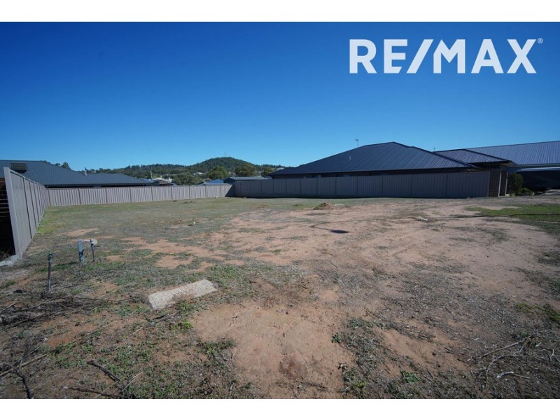 3 Flack Crescent, Boorooma NSW 2650