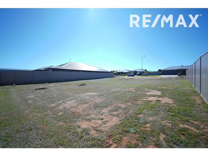 3 Flack Crescent, Boorooma NSW 2650