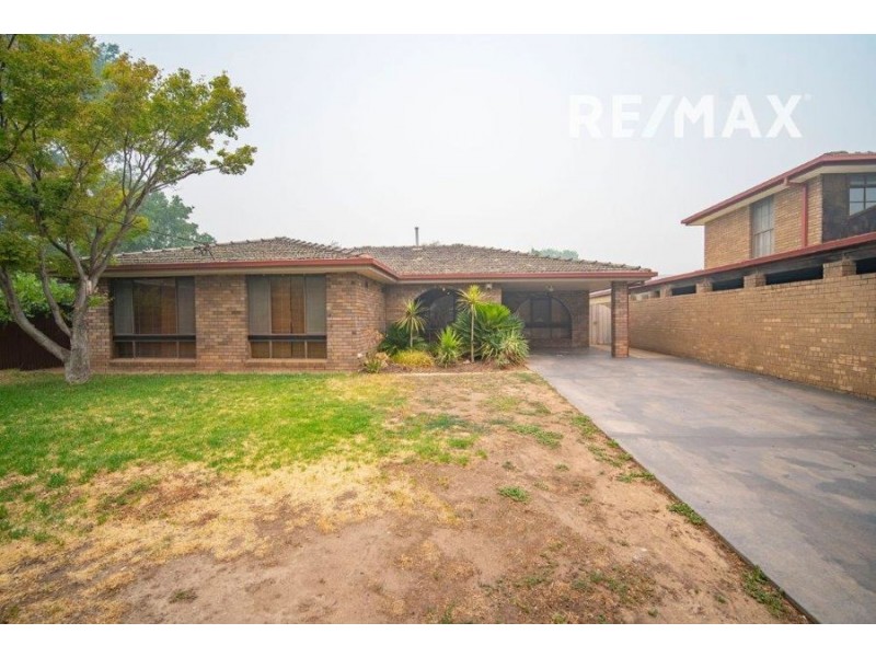 60 Graham Street, Lake Albert NSW 2650