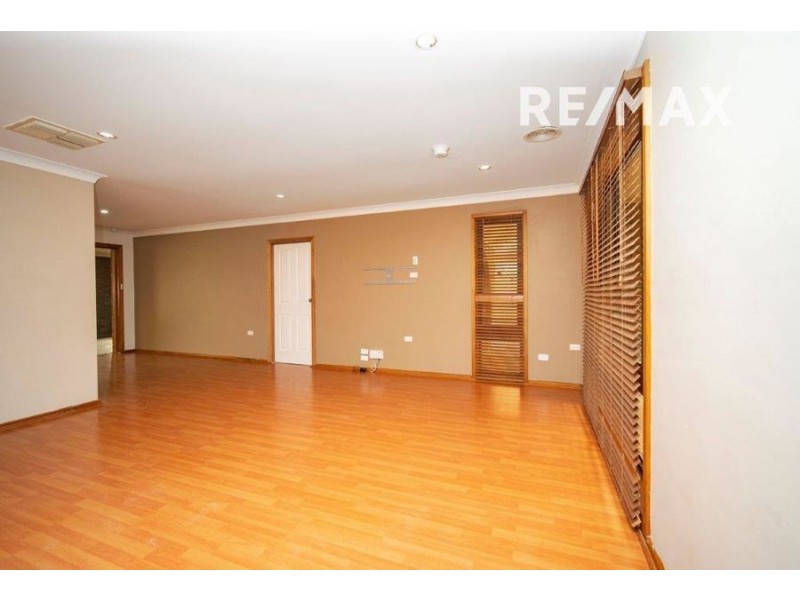 60 Graham Street, Lake Albert NSW 2650