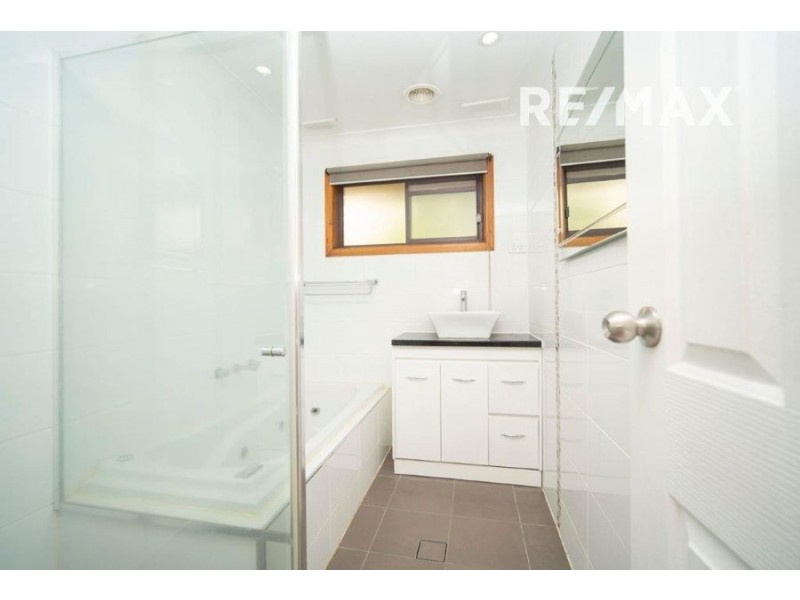 60 Graham Street, Lake Albert NSW 2650