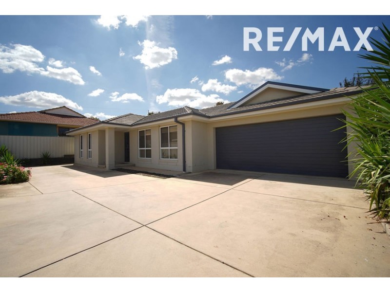 2/25 Dove Street, Mount Austin NSW 2650