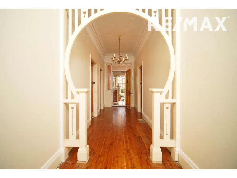 45 MacLeay Street, Turvey Park NSW 2650