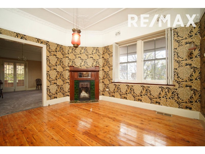 45 MacLeay Street, Turvey Park NSW 2650