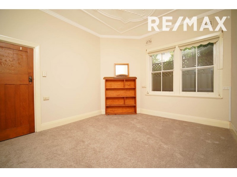 45 MacLeay Street, Turvey Park NSW 2650