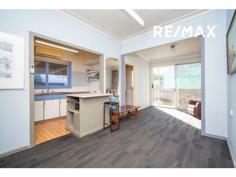 5 The Boulevard, Kooringal NSW 2650