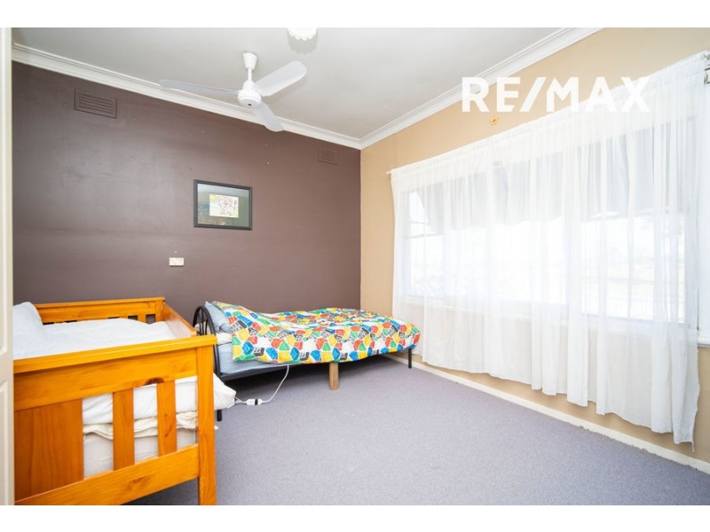 5 The Boulevard, Kooringal NSW 2650