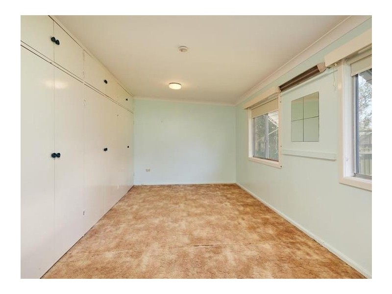 19 Castlereagh Avenue, Mount Austin NSW 2650