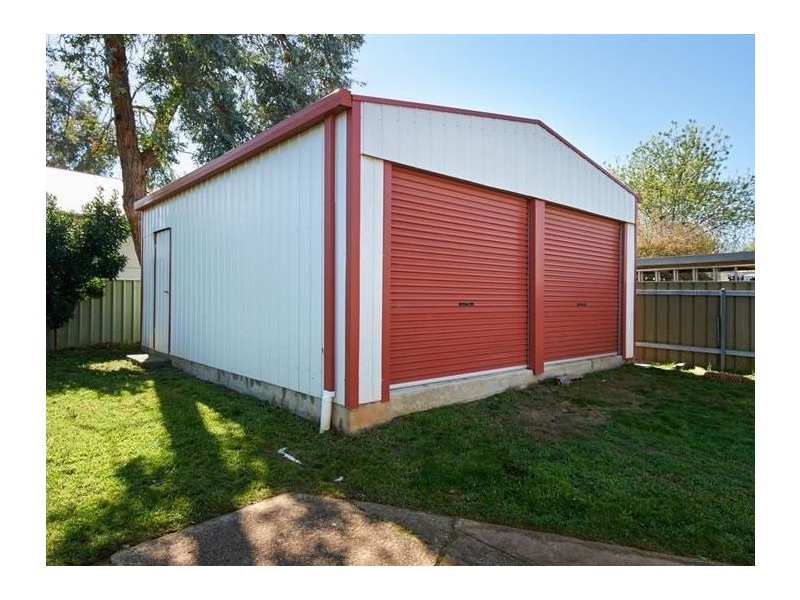 19 Castlereagh Avenue, Mount Austin NSW 2650