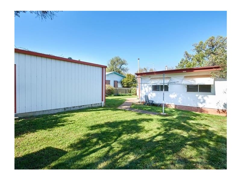 19 Castlereagh Avenue, Mount Austin NSW 2650