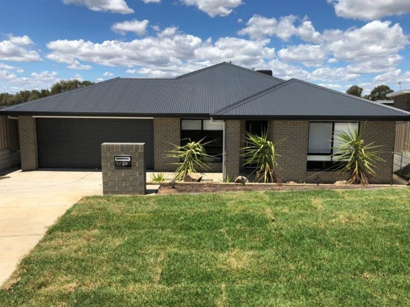1/28 Messenger Avenue, Boorooma NSW 2650