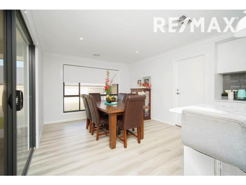 10 Mugga Street, Gobbagombalin NSW 2650