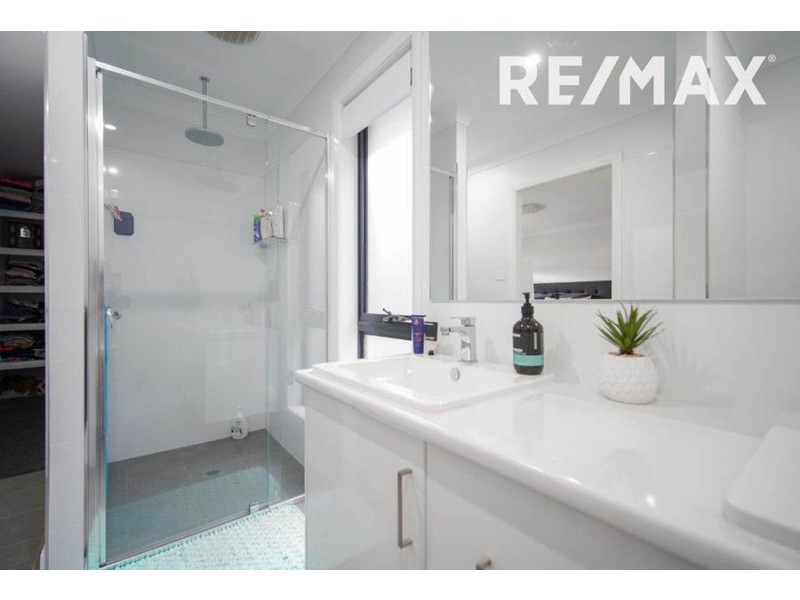 10 Mugga Street, Gobbagombalin NSW 2650