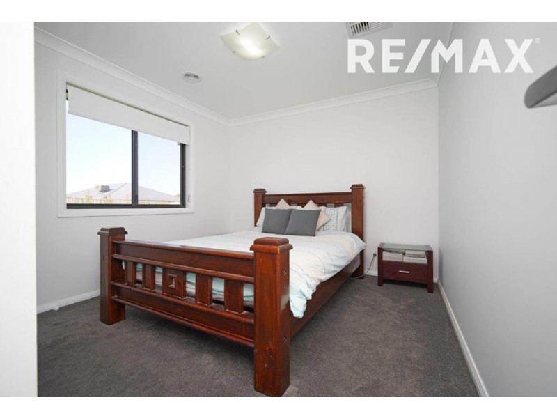 10 Mugga Street, Gobbagombalin NSW 2650