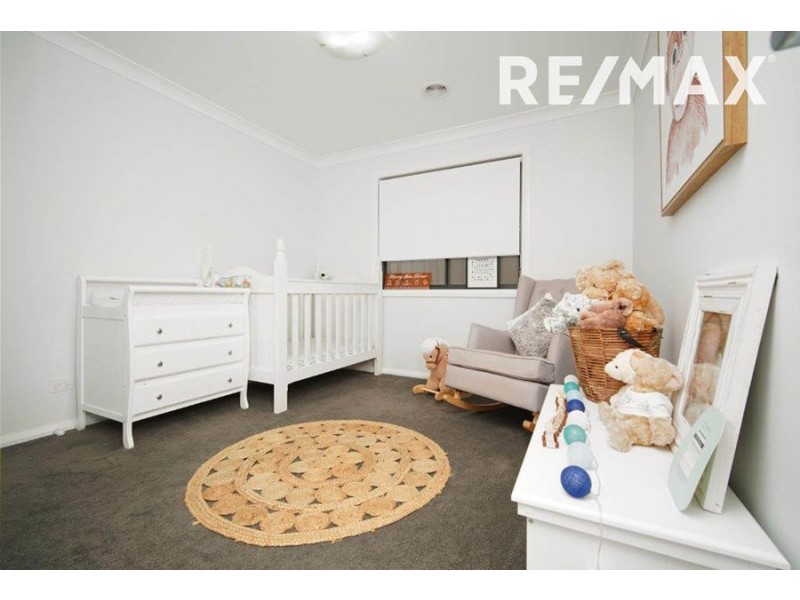 10 Mugga Street, Gobbagombalin NSW 2650