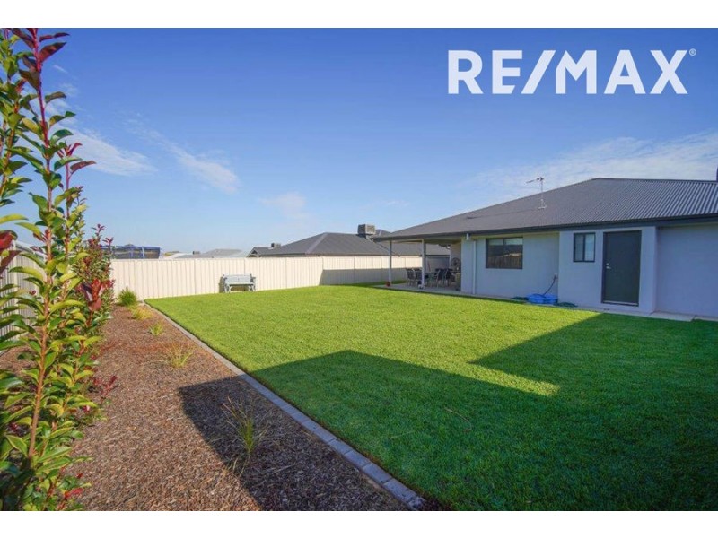 10 Mugga Street, Gobbagombalin NSW 2650