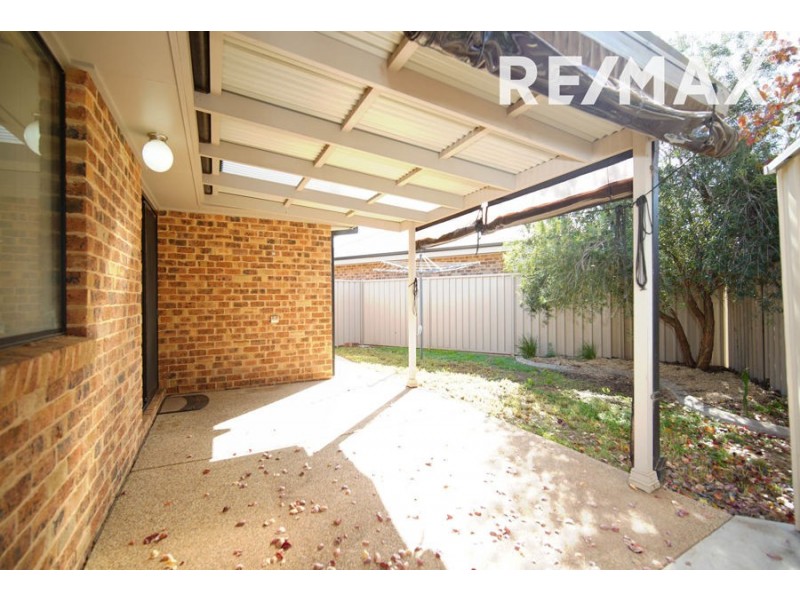 2/6 Yoogali Street, Glenfield Park NSW 2650