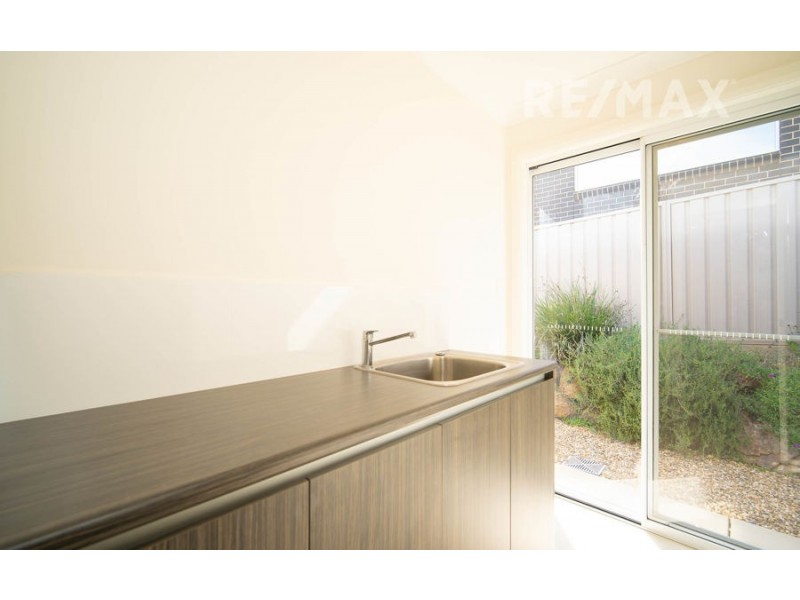 9 Glenrock Close, Bourkelands NSW 2650