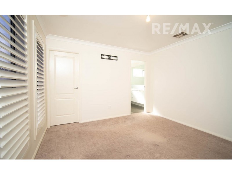 9 Glenrock Close, Bourkelands NSW 2650