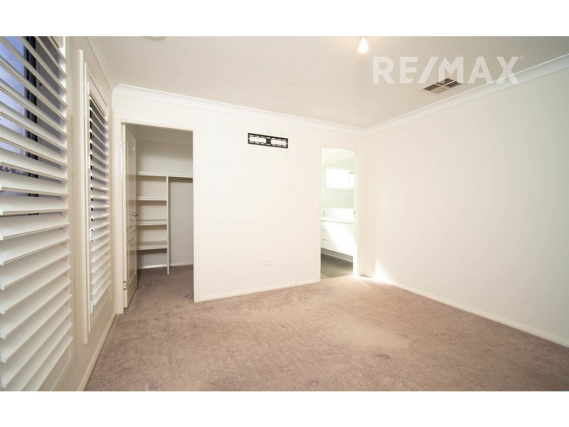 9 Glenrock Close, Bourkelands NSW 2650