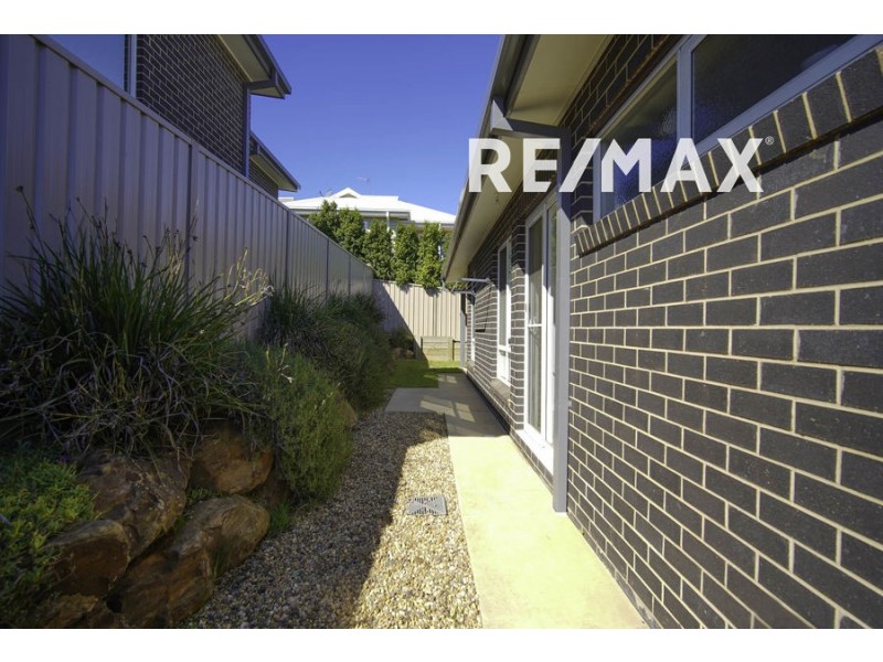 9 Glenrock Close, Bourkelands NSW 2650