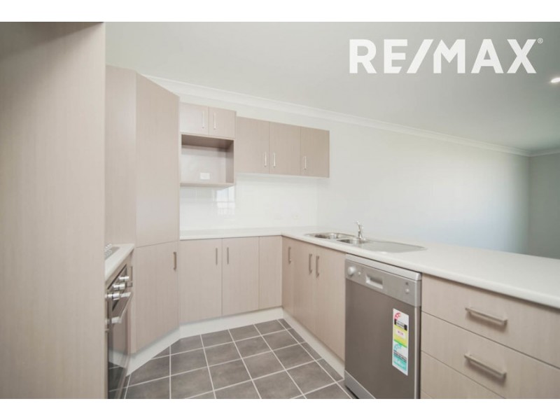 2/57 Coppabella Drive, Gobbagombalin NSW 2650