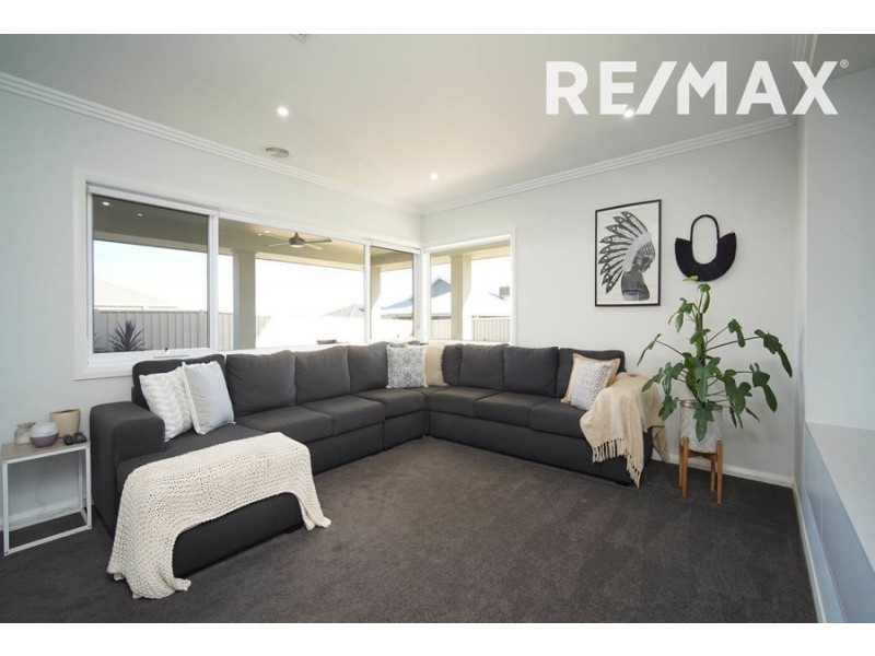 5 Mugga Street, Gobbagombalin NSW 2650