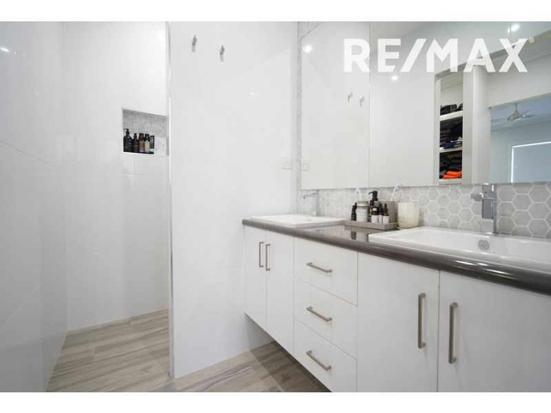 5 Mugga Street, Gobbagombalin NSW 2650